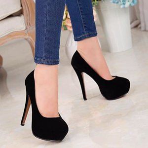Black Velvet Platform Stilettos Size : US 8.5 | EU 40